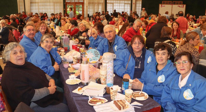 Unión Comunal del Adulto Mayor de Villarrica tuvo “prendido” festejo por sus 24 años 2 Unión Comunal del Adulto Mayor de Villarrica tuvo “prendido” festejo por sus 24 años - Red Informativa
