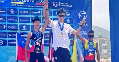 Triatleta puconino Tomi Maza obtiene medalla de plata en el sudamericano de Venezuela