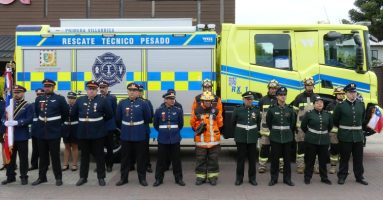Bomberos de Villarrica recibe moderno carro de rescate para vehículos de gran envergadura