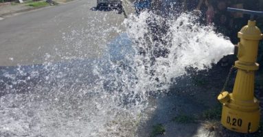 Aguas Araucanía advirtió suspensión del servicio si se abren grifos para uso recreativo