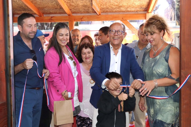 Agrupación de Artesanos “El Volcán” de Villarrica inaugura proyecto del Programa Desarrollo de Ferias Libres 1 Agrupación de Artesanos “El Volcán” de Villarrica inaugura proyecto del Programa Desarrollo de Ferias Libres - Red Informativa