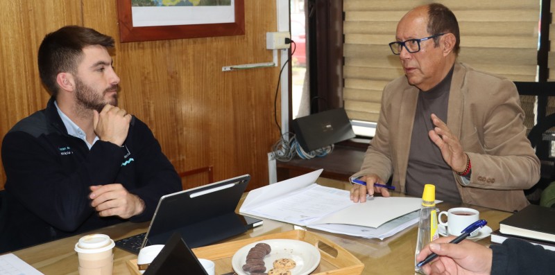 Alcalde de Villarrica sostiene reunión con seremi de Obras Públicas para avanzar en proyectos comunales - Red Informativa
