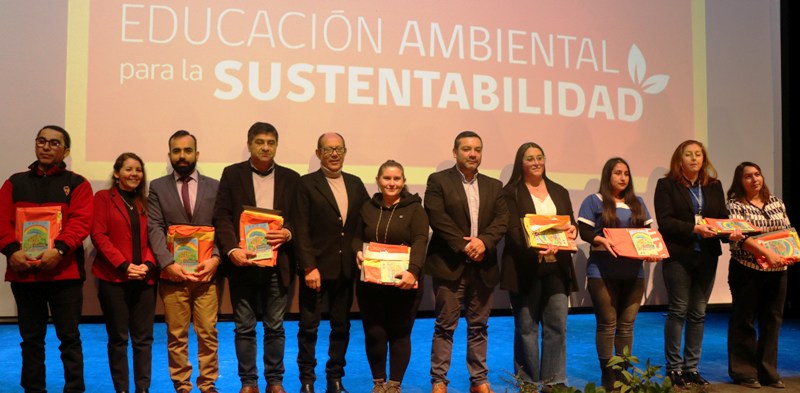 Subsecretario del Medio Ambiente entrega certificación ambiental a 52 establecimientos educacionales de la Araucanía 1 Subsecretario del Medio Ambiente entrega certificación ambiental a 52 establecimientos educacionales de la Araucanía - Red Informativa