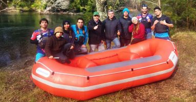 Concejo Municipal de Pucón aseguró aporte a mundialistas del rafting local