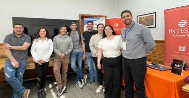 Salmonchile participa en feria Expolagos 2025, destacando innovación y sostenibilidad en la cuenca del Villarrica