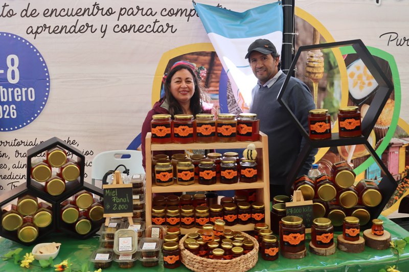 En Villarrica inauguran Expo Miel y Derivados hasta el 22 de febrero en la plaza cívica consistorial - Red Informativa