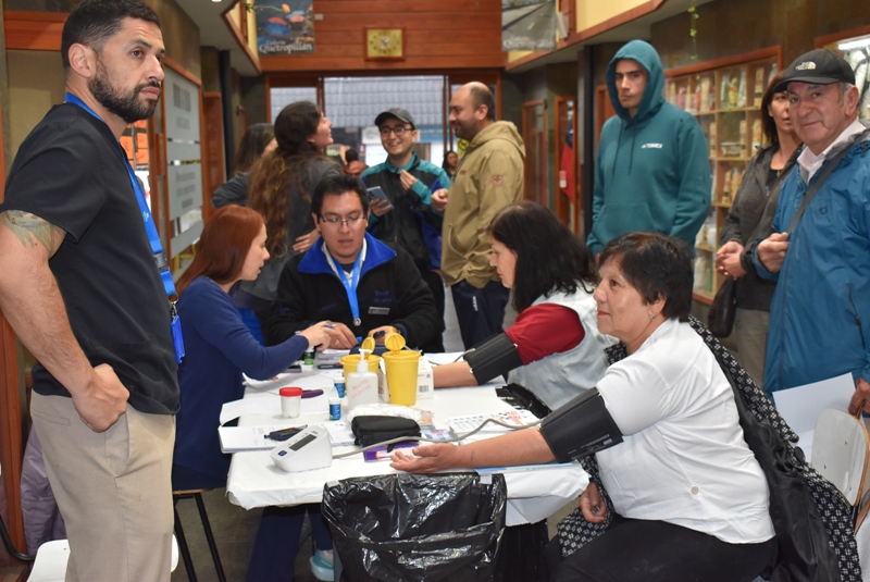 CECOSF 21 de mayo realiza masiva Feria Saludable en galería Quetropillán 1 CECOSF 21 de mayo realiza masiva Feria Saludable en galería Quetropillán - Red Informativa