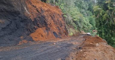 Municipio fortalece conectividad vial en sectores aislados de Villarrica