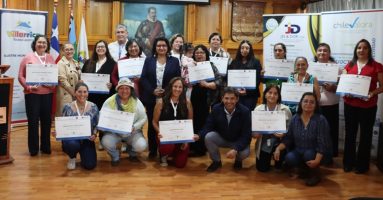 Certifican a 23 mujeres del curso “Cuidador Primario” Chile Valora y Sence