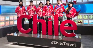 Karatecas puconinos se llenan de medallas en evento internacional de Perú