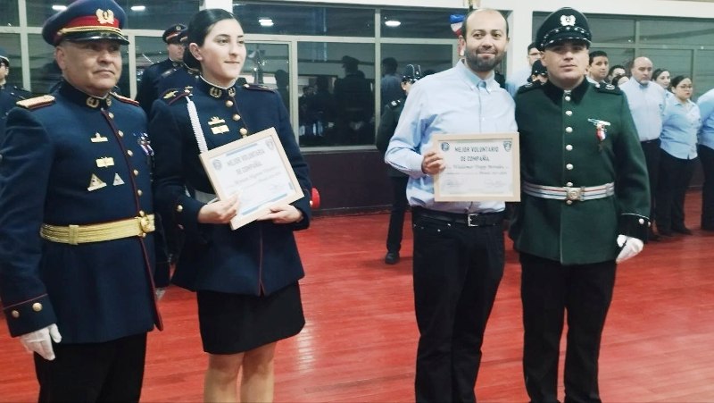 Bomberos de Villarrica destaca a voluntarios por años de servicio en la celebración de los 175 años de su aniversario a nivel nacional 3 Bomberos de Villarrica destaca a voluntarios por años de servicio en la celebración de los 175 años de su aniversario a nivel nacional - Red Informativa