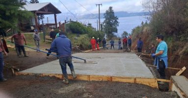 Municipalidad de Villarrica y comunidad Felipe Punolef mejoran camino de acceso a sector Ensenada 1 Municipalidad de Villarrica y comunidad Felipe Punolef mejoran camino de acceso a sector Ensenada