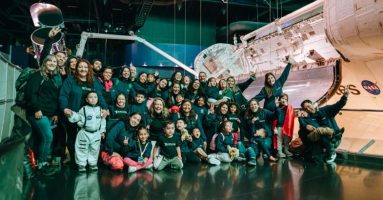 Párvulos ganadores de concurso que los llevará a la NASA también disfrutarán de Disney y Legoland en Estados Unidos